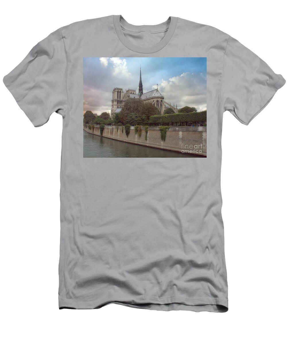 Norte Dame Paris T-Shirt featuring the photograph Norte Dame de Paris by Lilliana Mendez