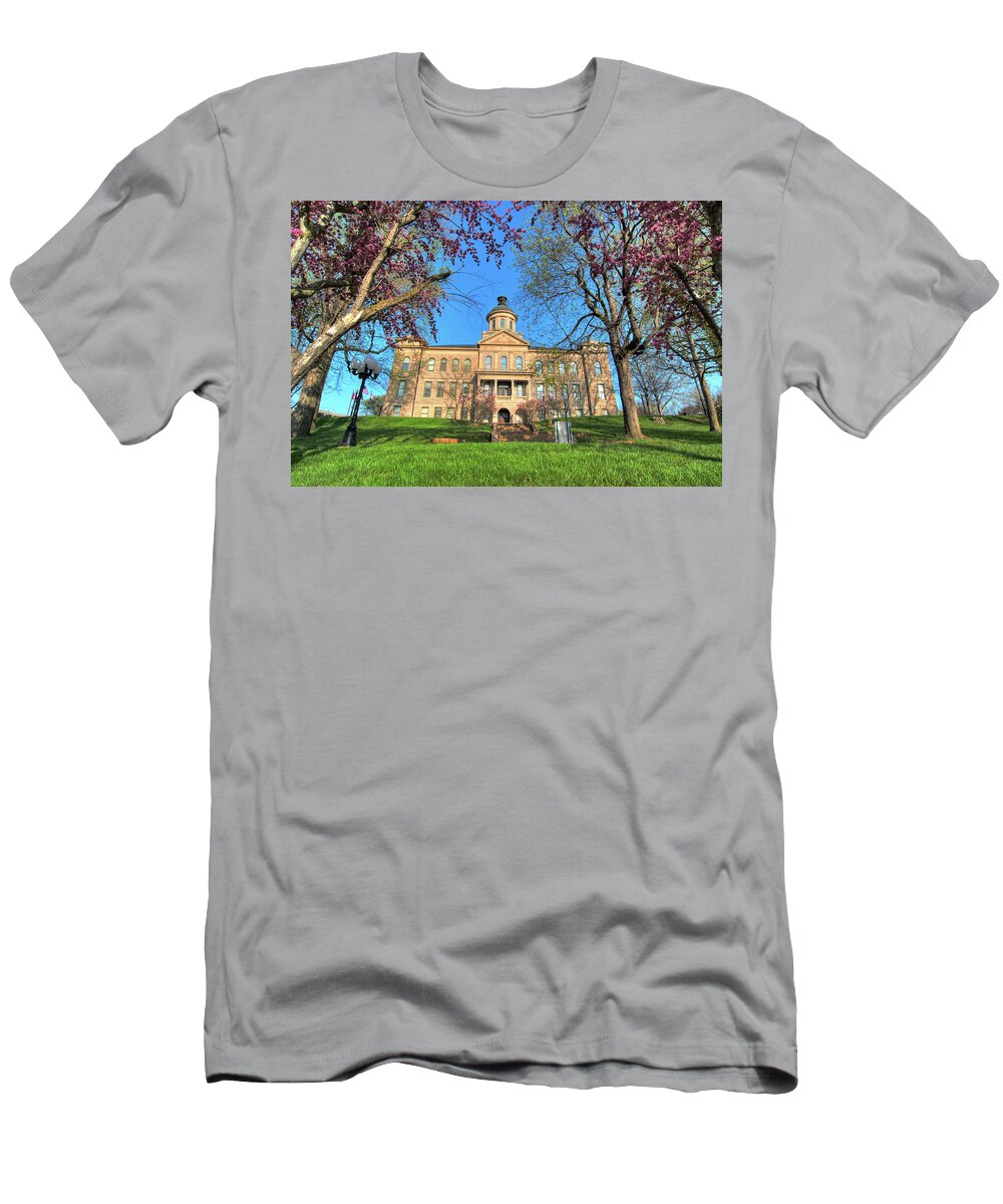 Missouri T-Shirt featuring the photograph Old Courthouse by Steve Stuller
