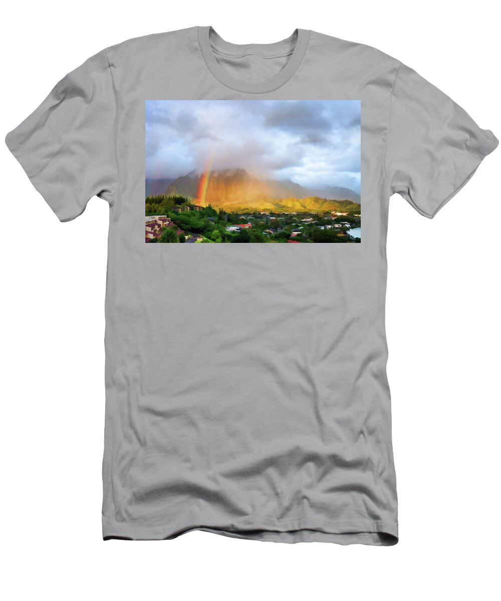 Hawaii T-Shirt featuring the photograph Puu Alii with Rainbow by Dan McManus