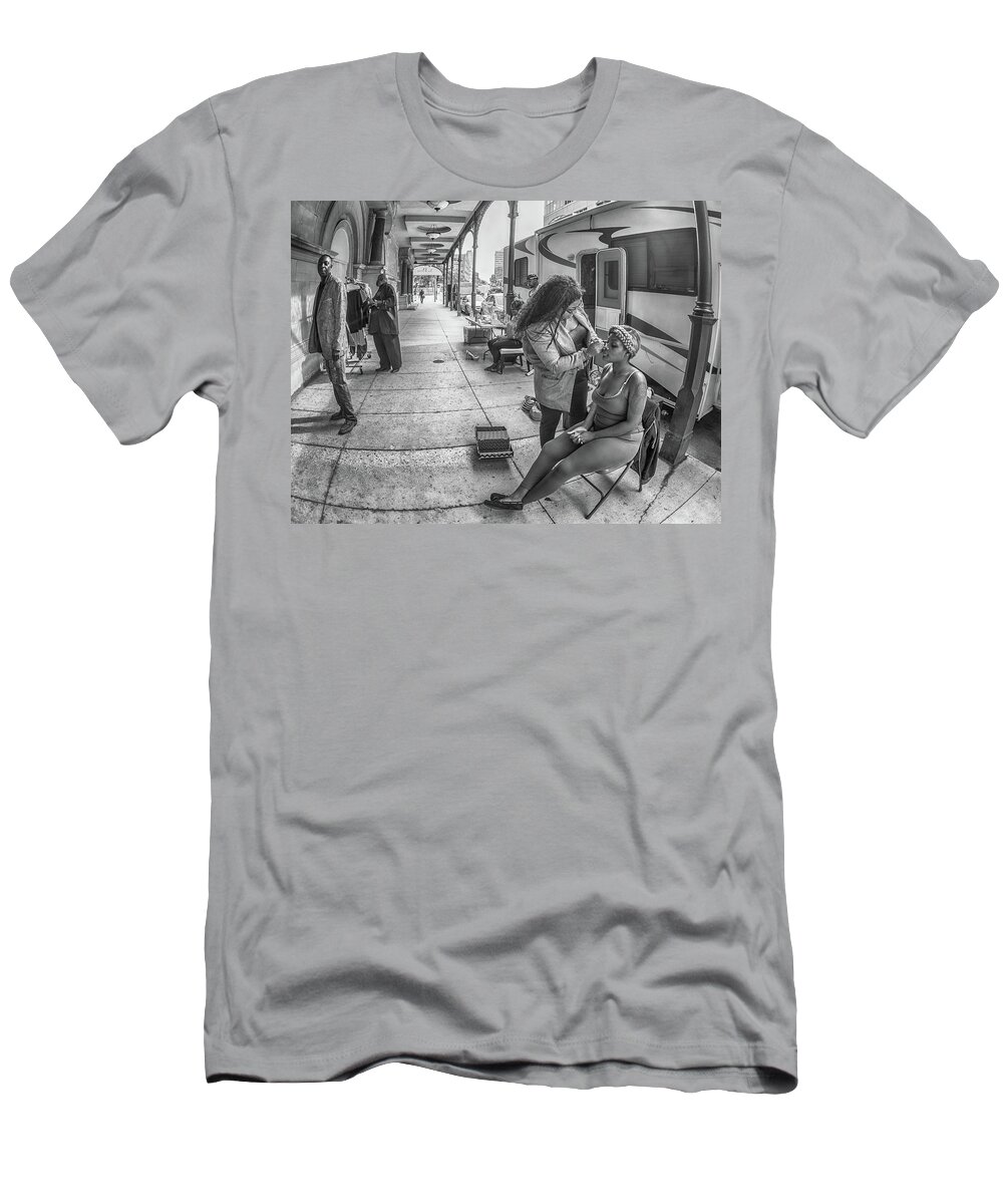 Milwaukee Downtown T-Shirt featuring the photograph Show Time by Kristine Hinrichs