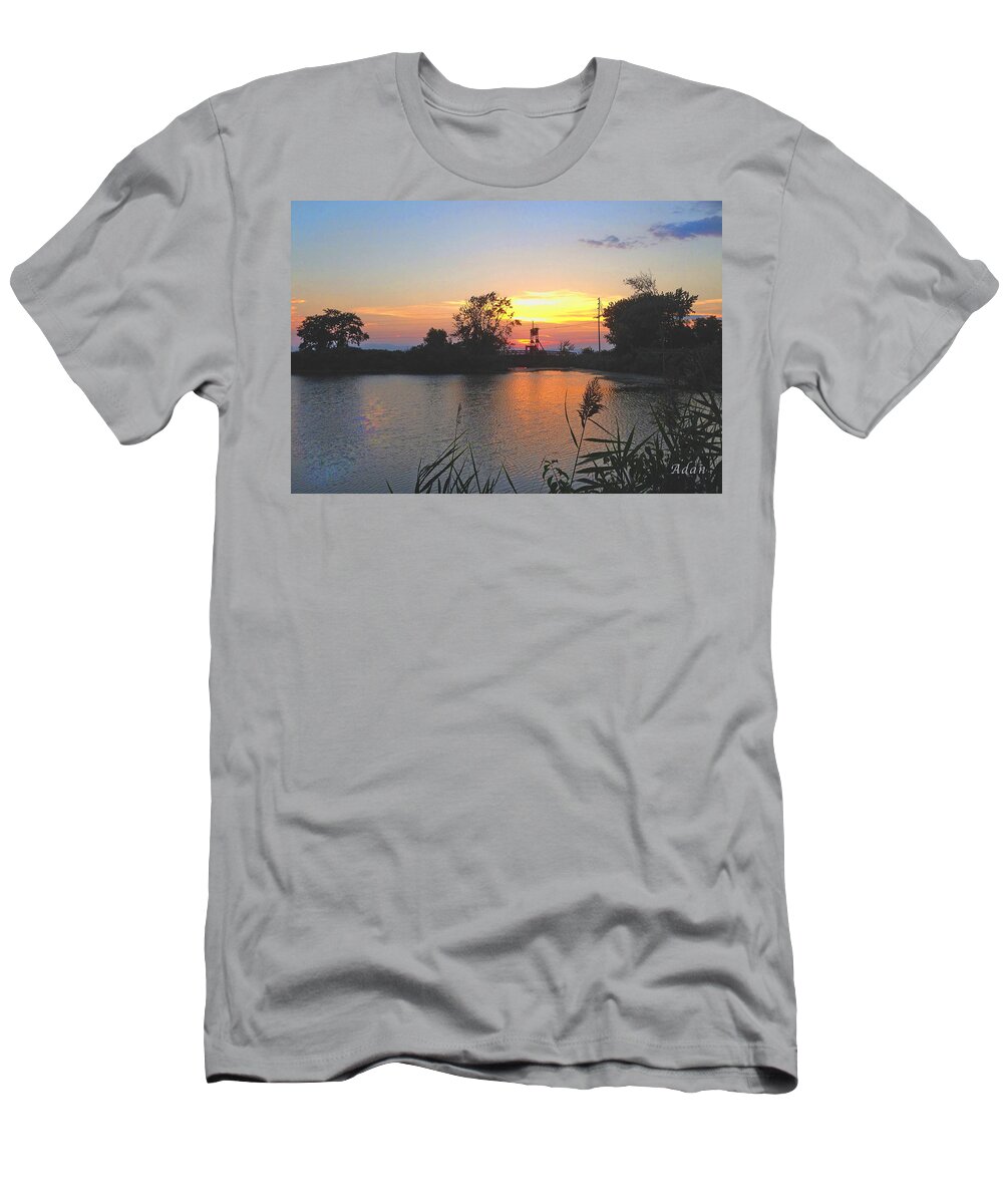 Sunset T-Shirt featuring the photograph Sunset West of Myer's Bagels by Felipe Adan Lerma