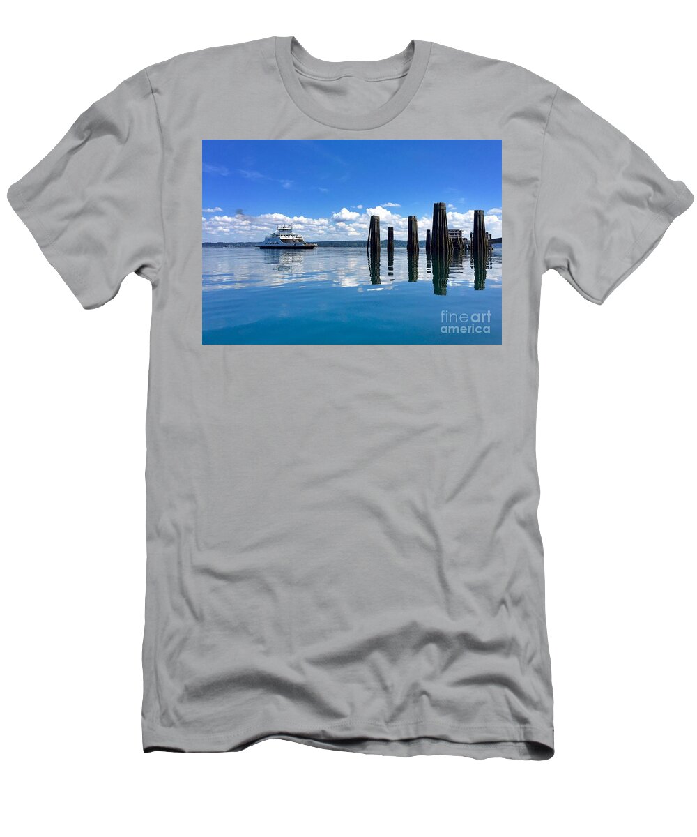 Photography T-Shirt featuring the photograph The Arrival by Sean Griffin