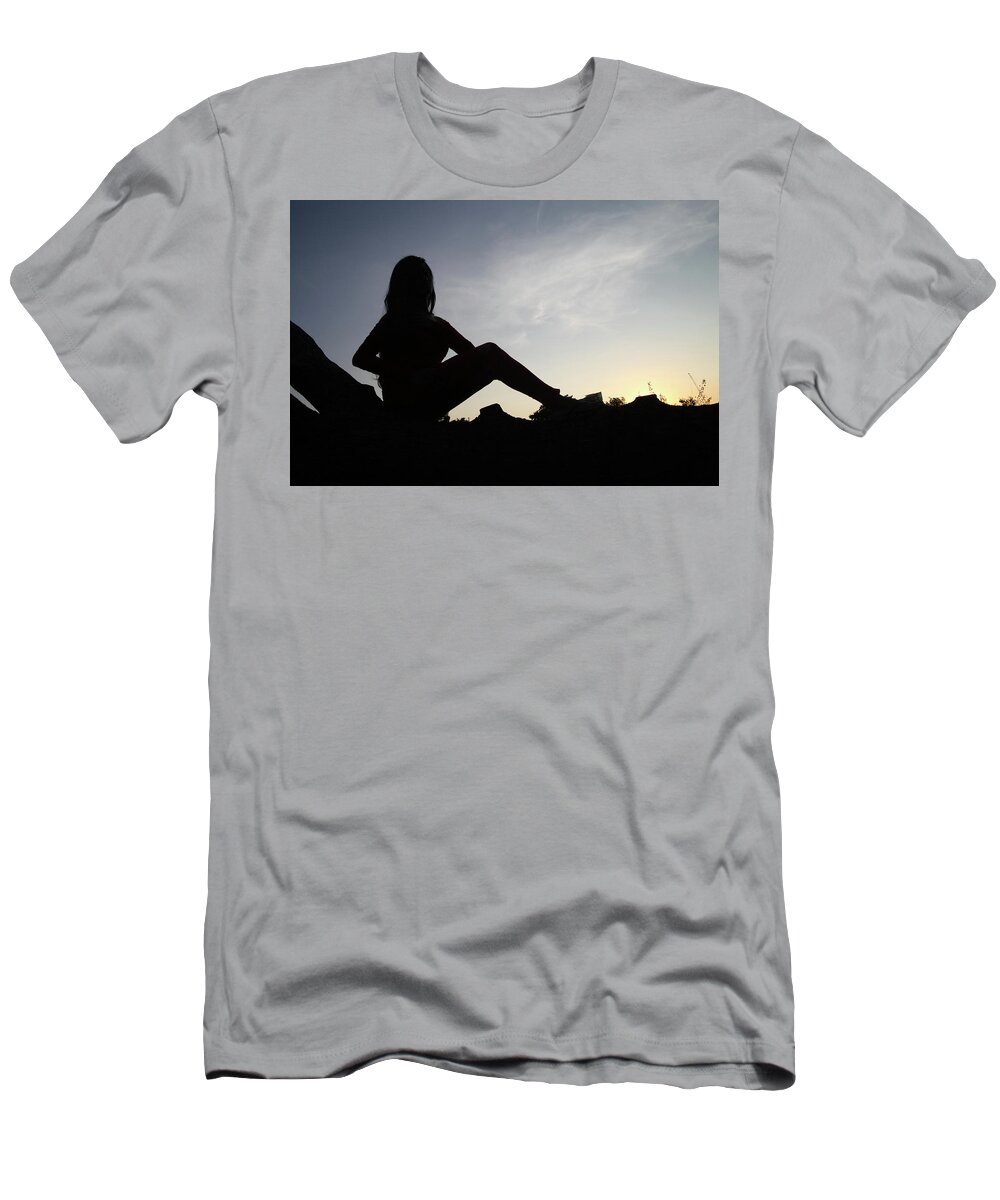 London T-Shirt featuring the photograph The Blackness Followed by Jez C Self
