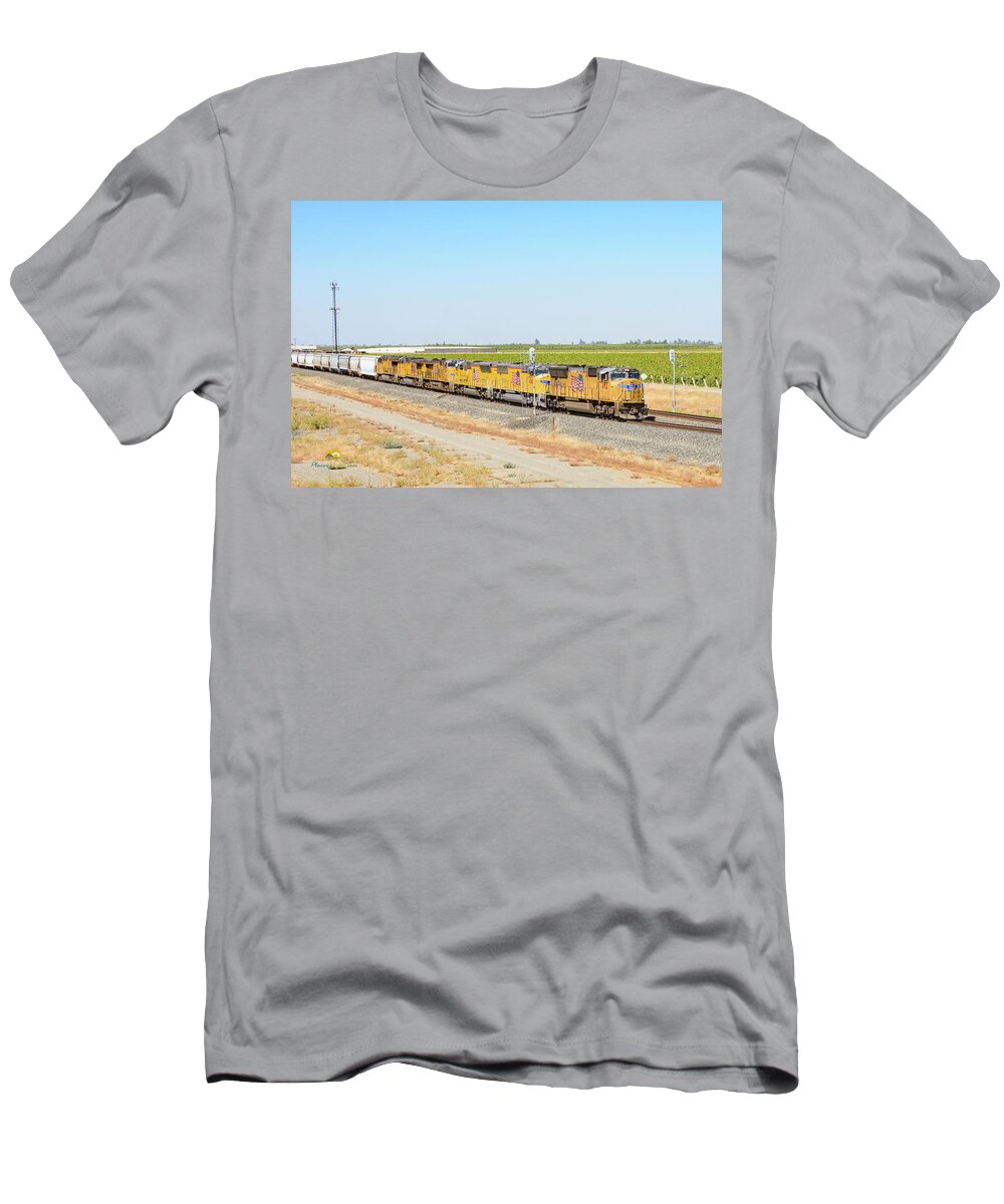Freight Trains T-Shirt featuring the photograph Up4912 by Jim Thompson