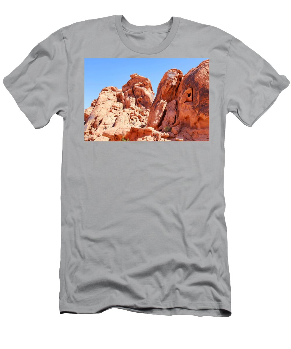 Valley Of Fire State Park T-Shirt featuring the photograph Valley of Fire State Park #6 by Maria Jansson