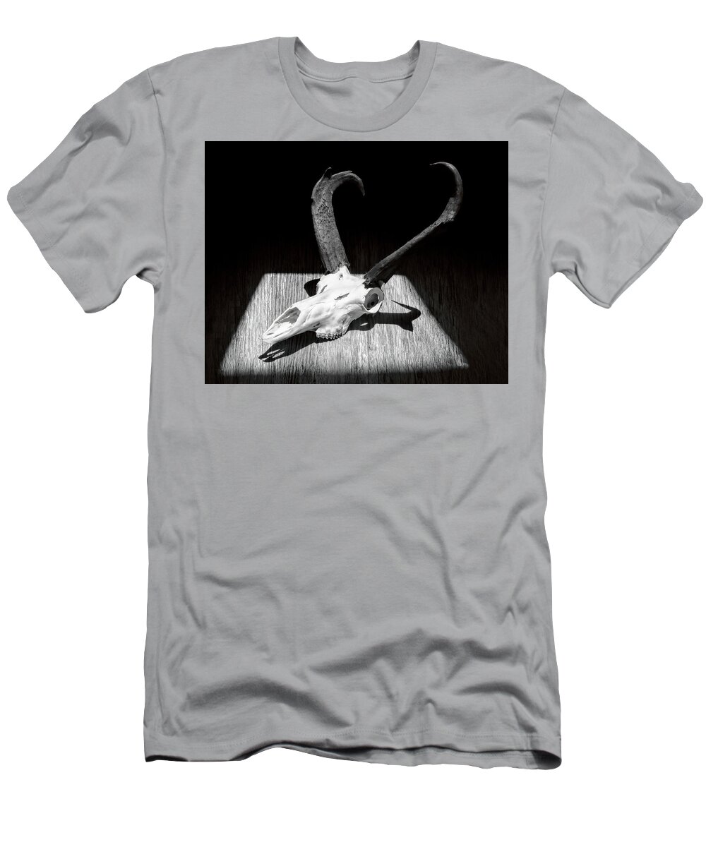 Kansas T-Shirt featuring the photograph Antelope 003 by Rob Graham