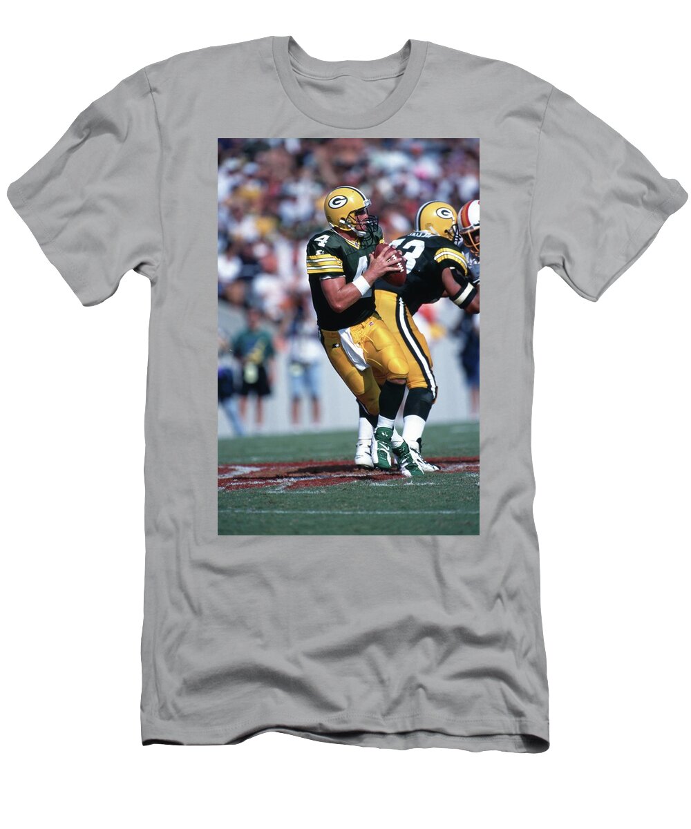 Brett Favre Bay Packers 5 T-Shirt by Iconic Sports Gallery -