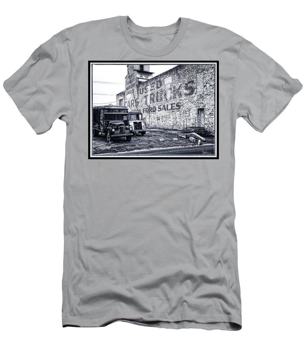 Old Cars T-Shirt featuring the photograph Buffalo Bills Back Lot by Peggy Dietz