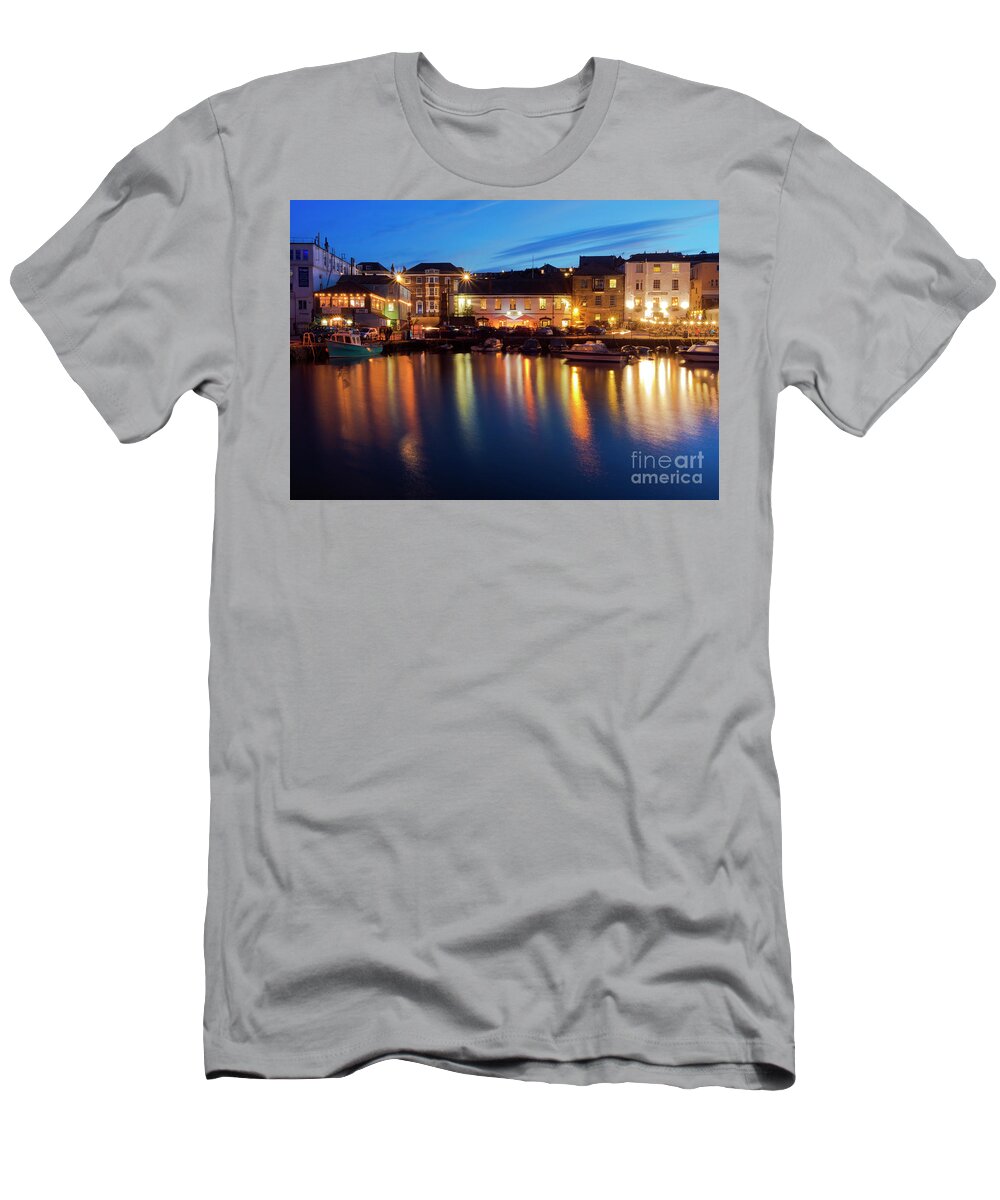 Custom House Quay T-Shirt featuring the photograph Busy Night at Custom House Quay by Terri Waters
