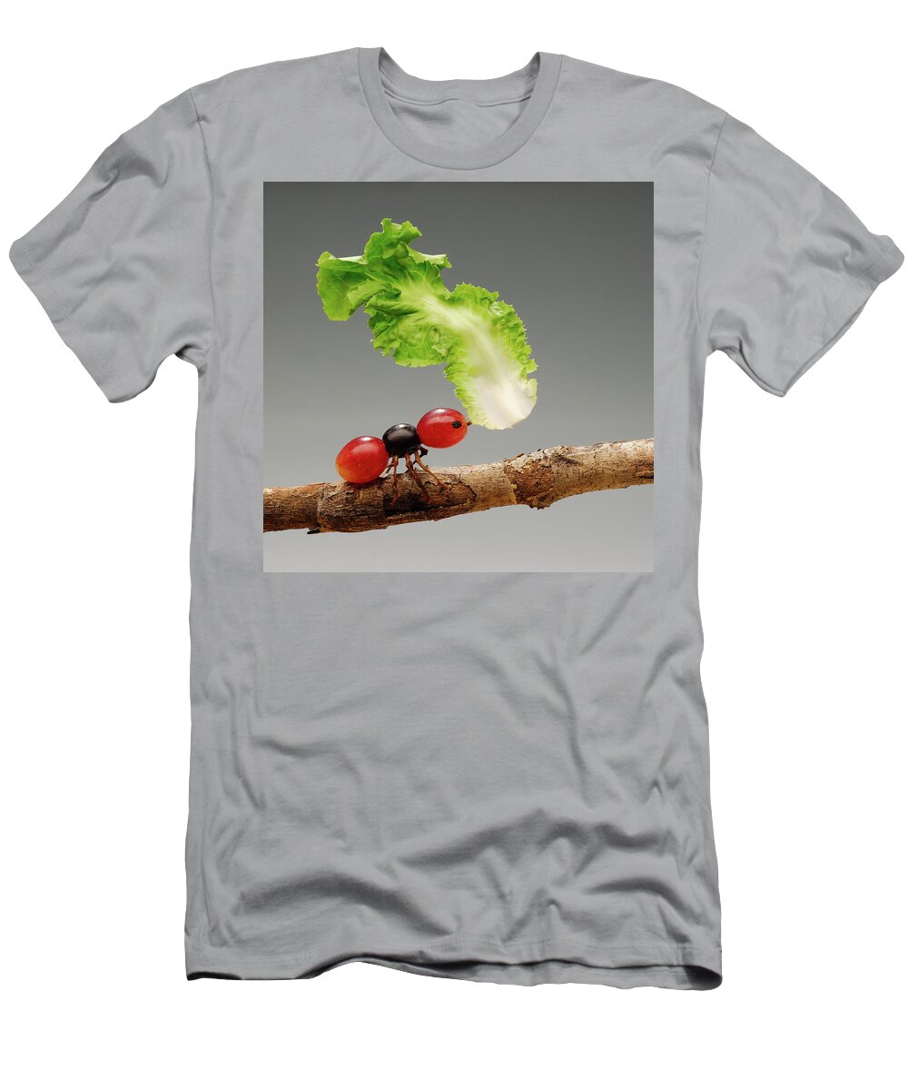 Ant T-Shirt featuring the photograph Grape Ant by Cacio Murilo De Vasconcelos