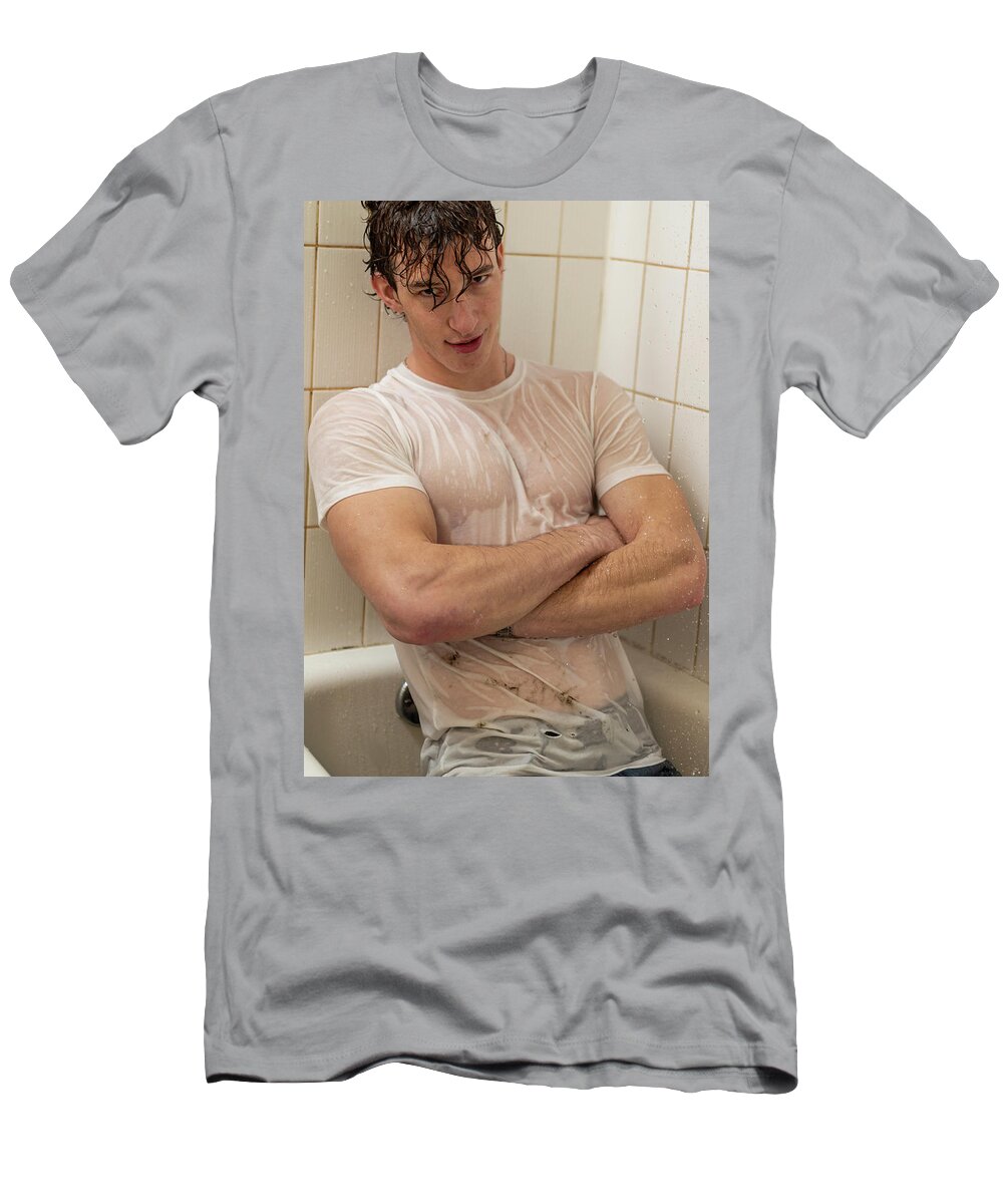 Jesse T-Shirt featuring the photograph Jesse in the tub by Jim Whitley