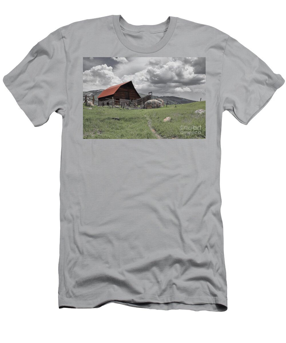Steamboat Barn T-Shirt featuring the photograph Steamboat Barn by Veronica Batterson