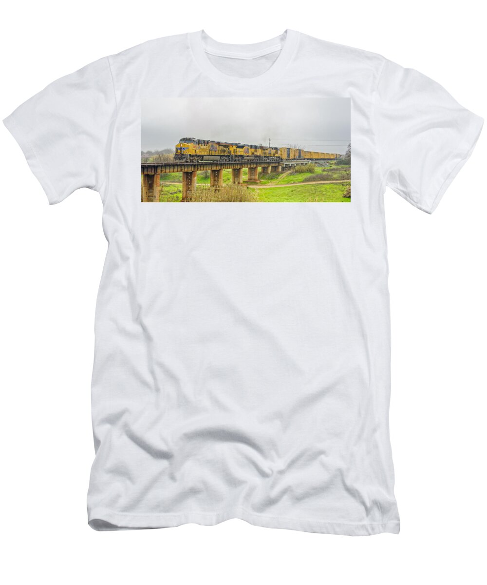 California T-Shirt featuring the photograph Up8057 #2 by Jim Thompson