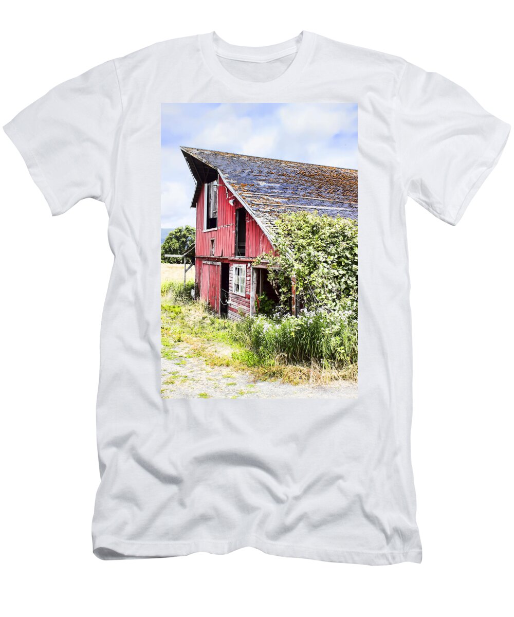Barn T-Shirt featuring the photograph An Old Barn in color by Cathy Anderson