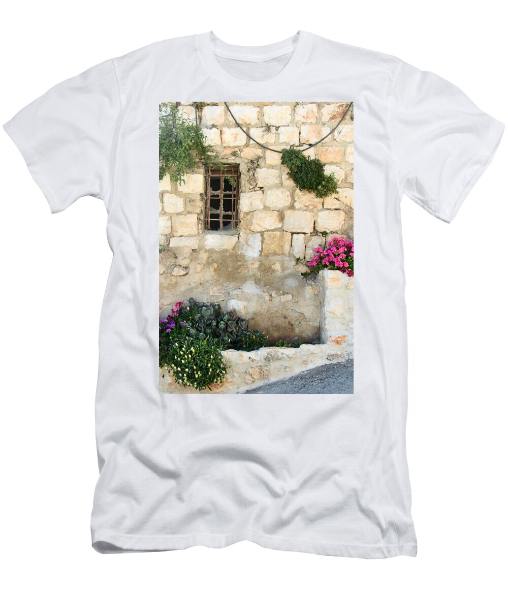 House T-Shirt featuring the photograph Deserted House by Munir Alawi
