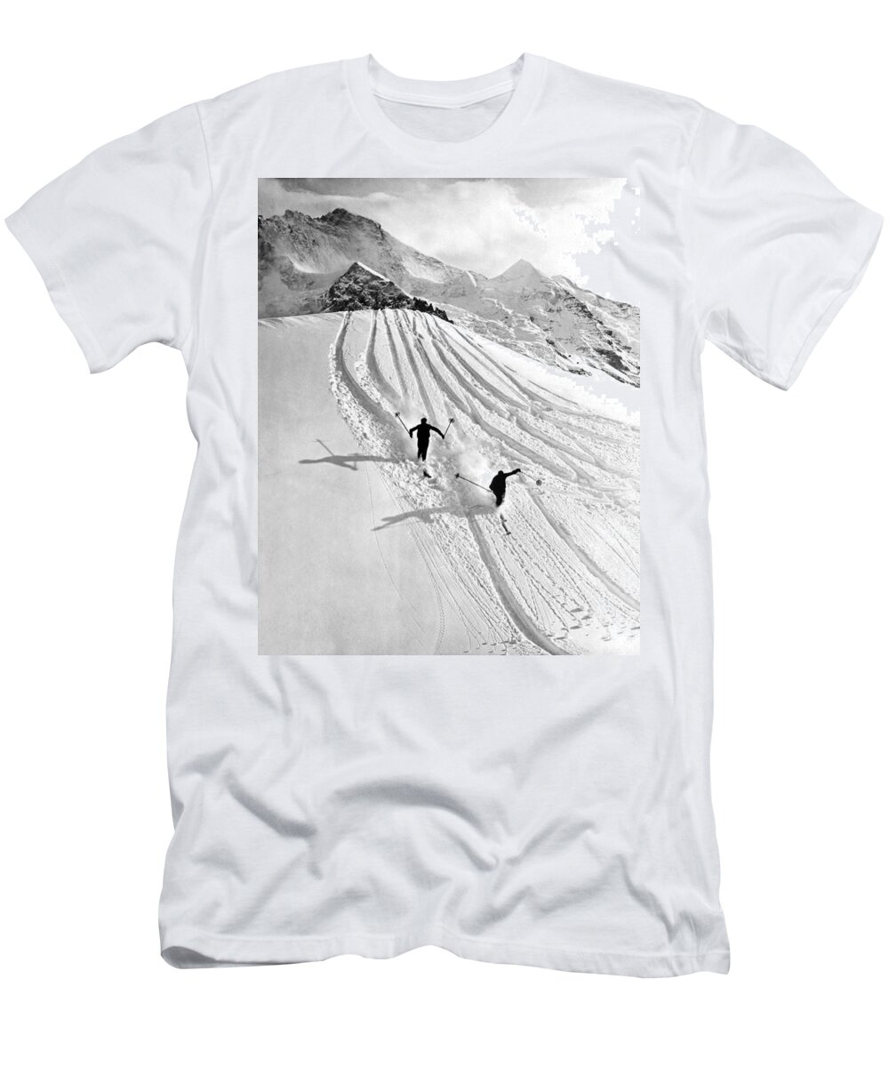 1937 T-Shirt featuring the photograph Downhill Skiing In Powder by Underwood Archives