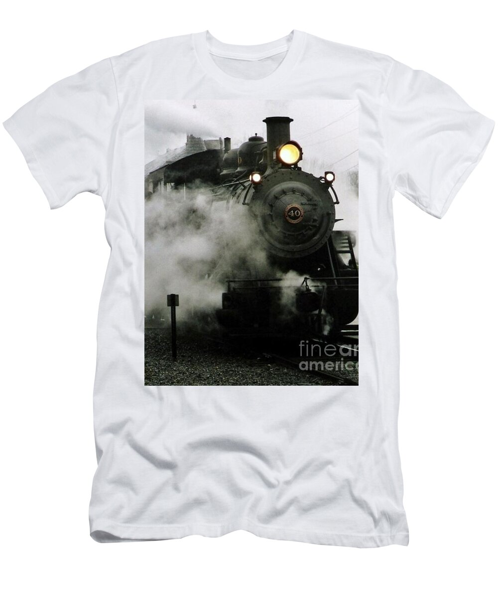 Michael Hoard Photos T-Shirt featuring the photograph Engine Number 40 Making Steam Pulling Into New Hope Passenger Train Terminal by Michael Hoard