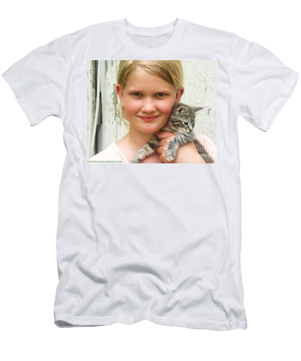 Girl With Kitten Foto T-Shirt featuring the photograph Girl With Kitten by PainterArtist FIN