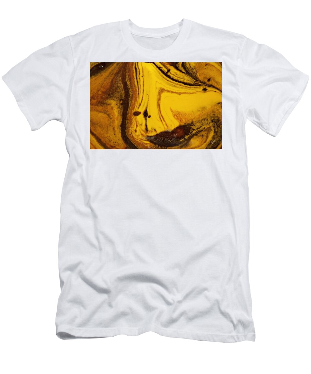 Recipe T-Shirt featuring the photograph Kelly by Bruce Carpenter