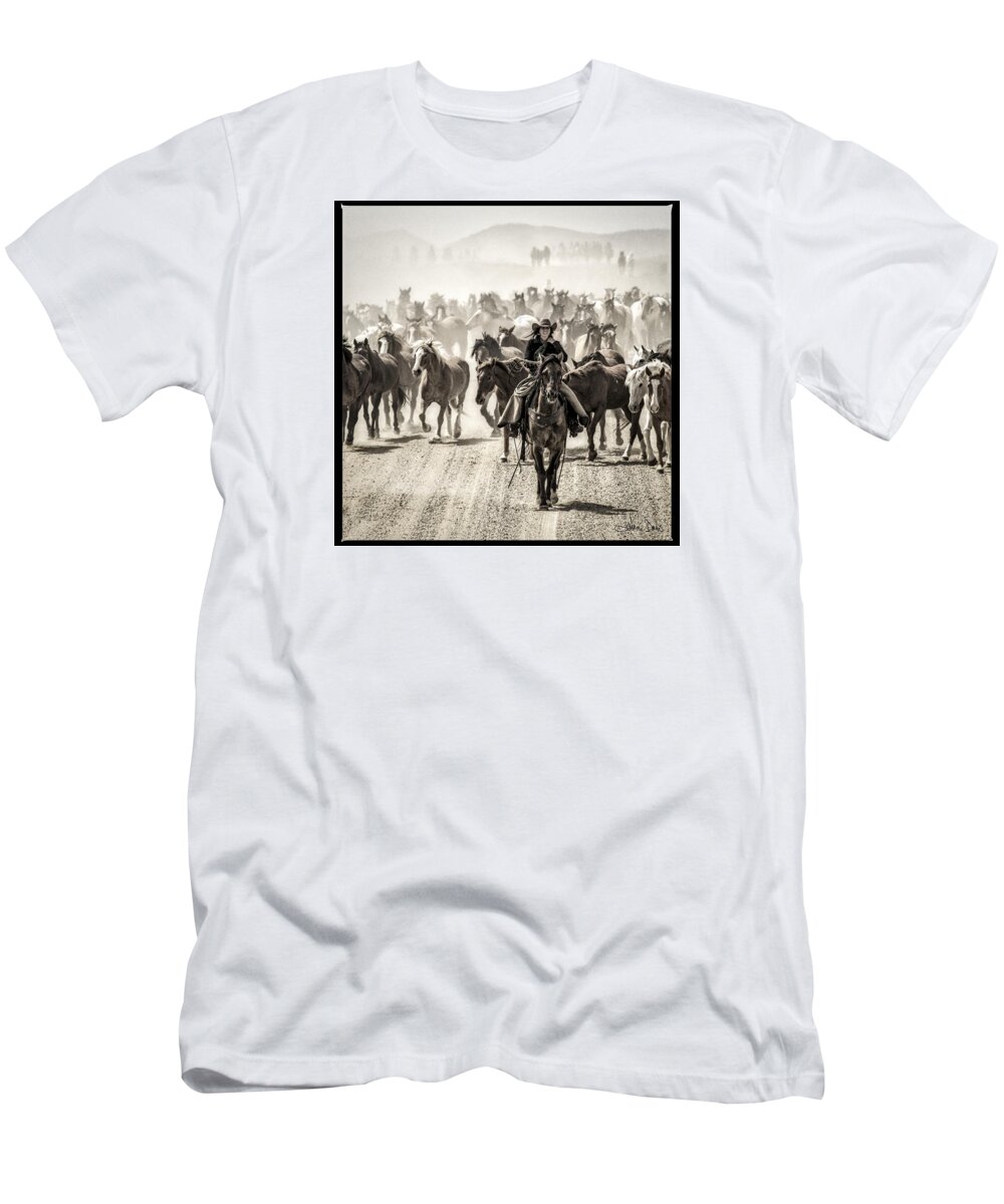 Colorado T-Shirt featuring the photograph Leader Of The Pack by Joan Davis