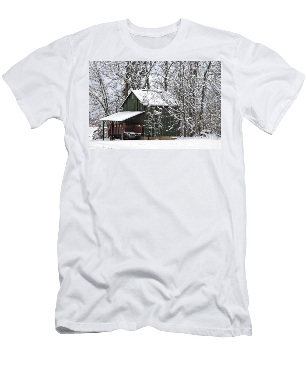 Tobacco Barn T-Shirt featuring the photograph North Carolina Tobacco Barn by Benanne Stiens