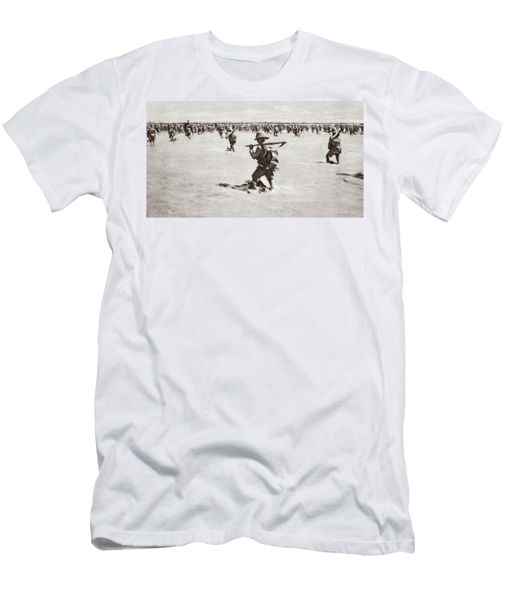 1915 T-Shirt featuring the photograph World War I Persian Gulf by Granger