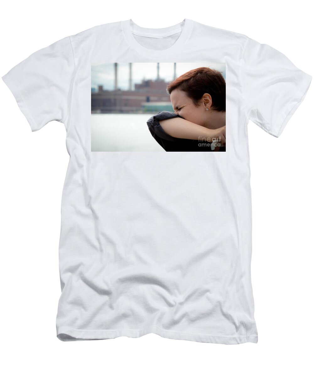 Air T-Shirt featuring the photograph Allergies #5 by Photo Researchers