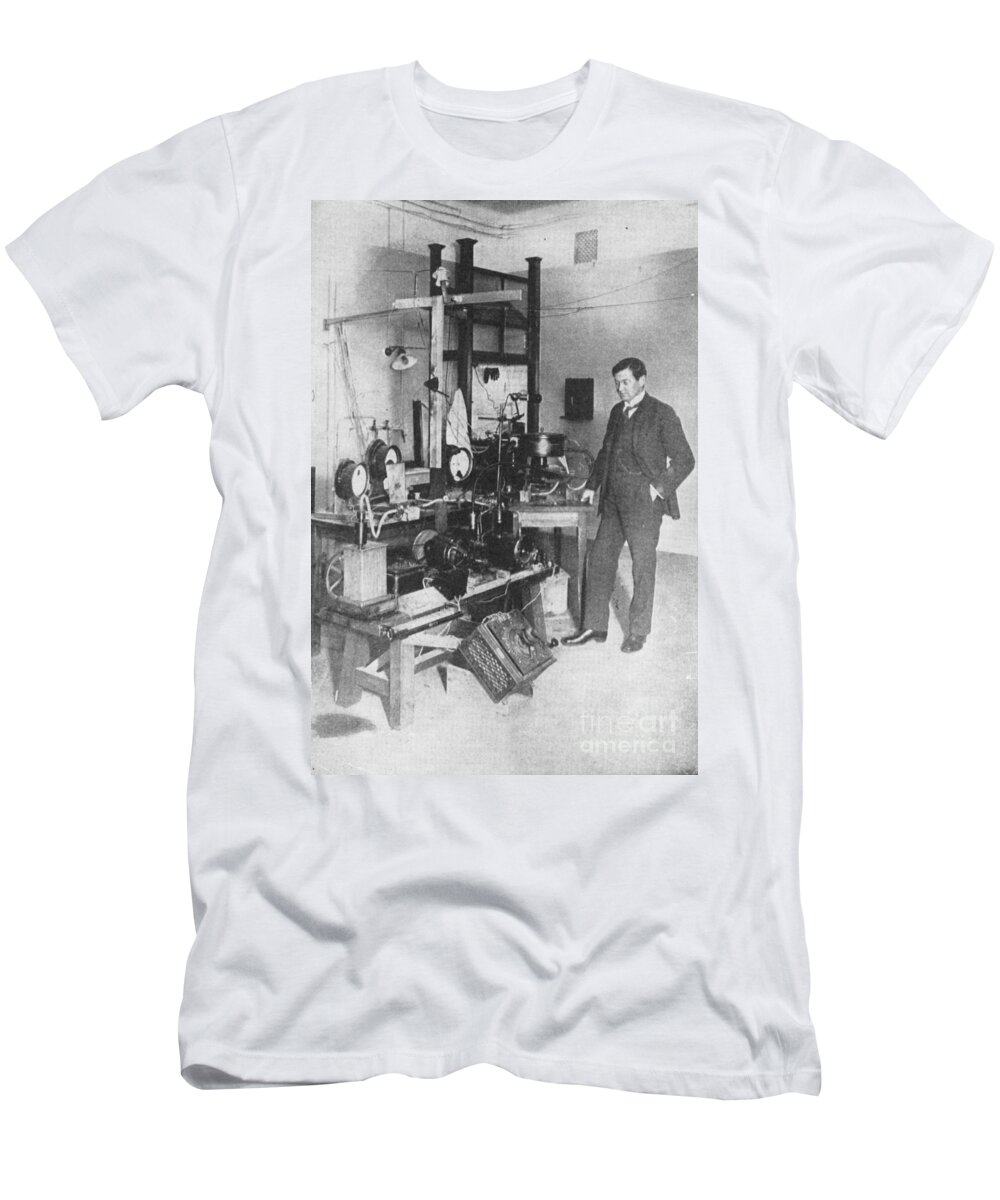 1924 T-Shirt featuring the photograph Karl Manne Siegbahn, Nobel Prize 1924 by Science Source