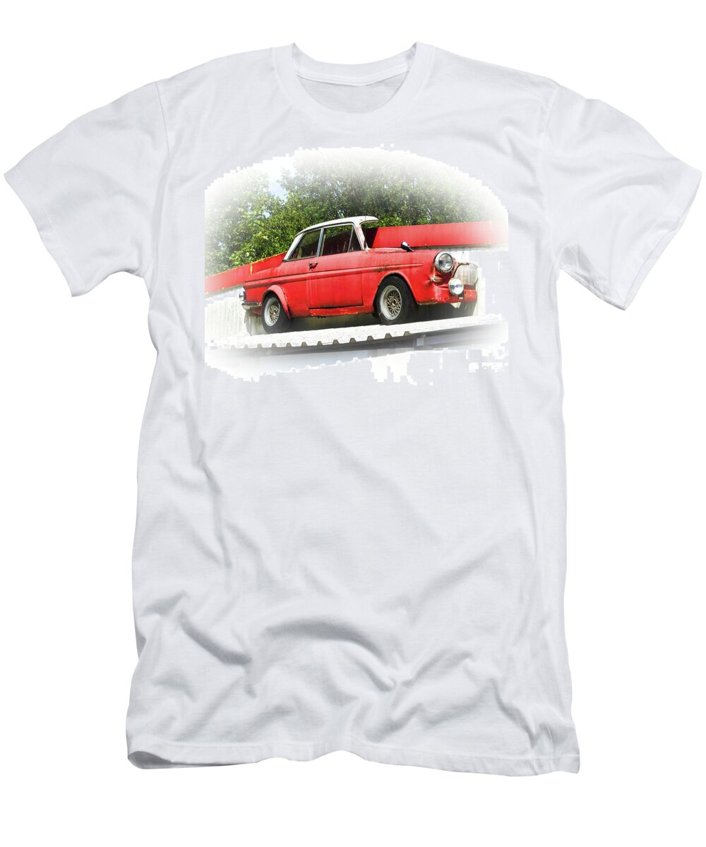 Rotes Auto T-Shirt featuring the photograph A half is better than nothing by Eva-Maria Di Bella