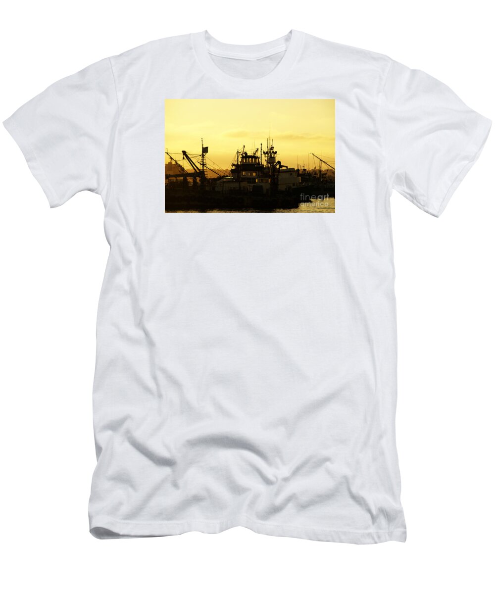 San Diego T-Shirt featuring the photograph At Days End by Linda Shafer