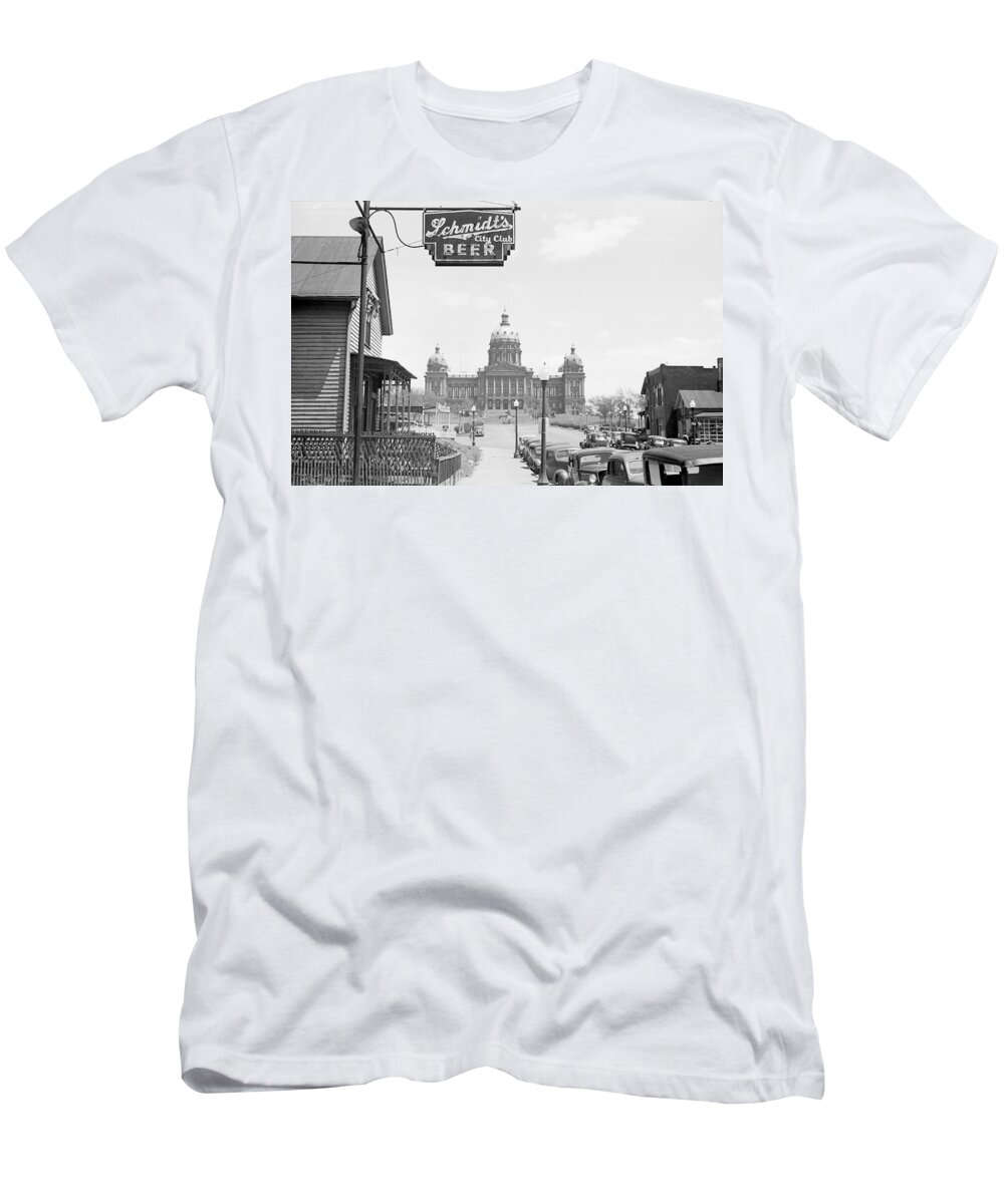 Vintage T-Shirt featuring the photograph Downtown Des Moines 2 by Bonfire Photography