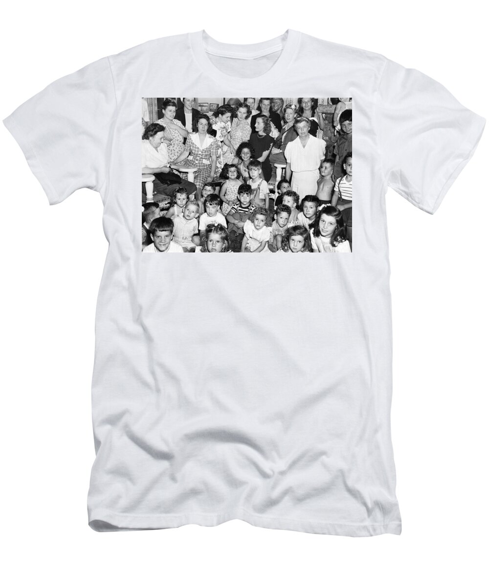 1940's T-Shirt featuring the photograph Eleanor Roosevelt And Children by Underwood Archives