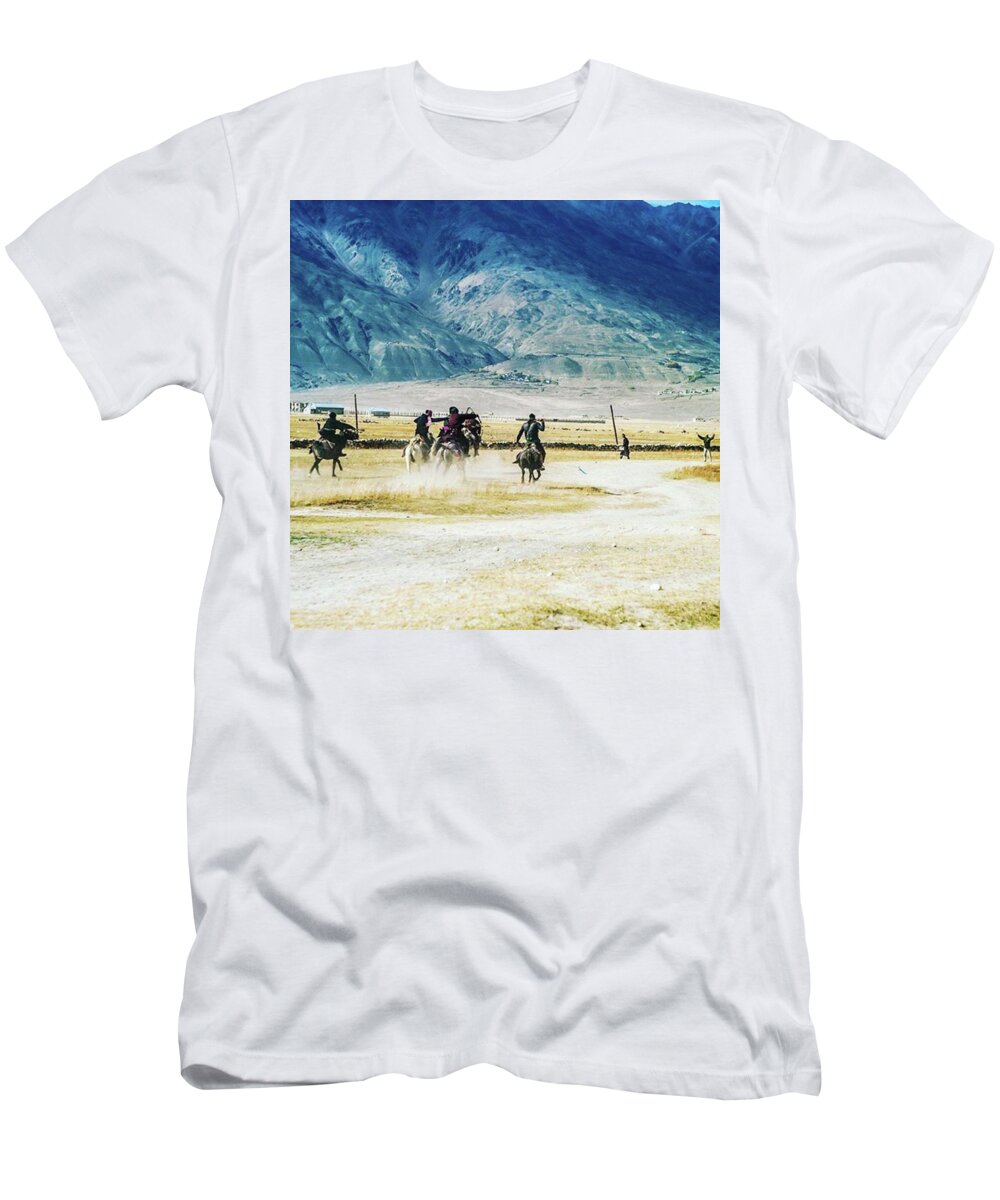  T-Shirt featuring the photograph Horse Racing by Aleck Cartwright