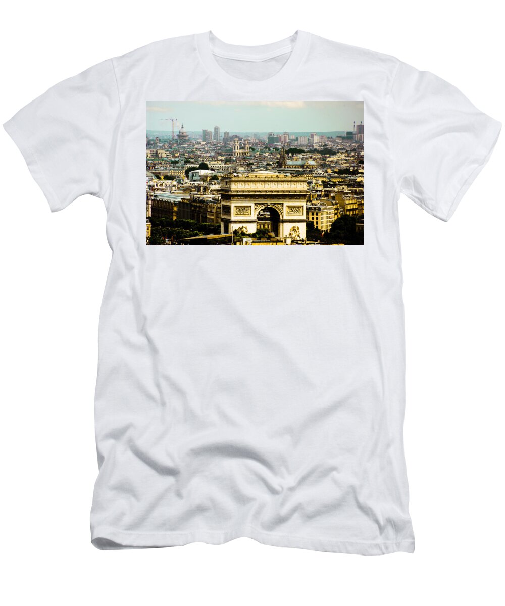 Paris T-Shirt featuring the photograph L'arc de triumph by Patrick Kain