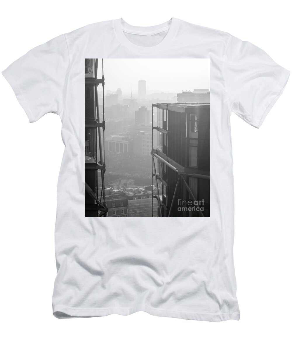London T-Shirt featuring the photograph London's Urban Landscape by Perry Rodriguez