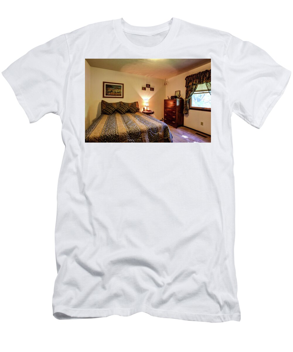 Real Estate Photography T-Shirt featuring the photograph Mt Vernon BR 2 by Jeff Kurtz