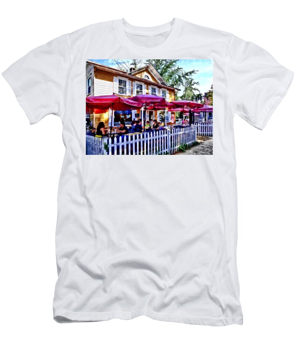 New Hope T-Shirt featuring the photograph New Hope PA - Dining Al Fresco by Susan Savad