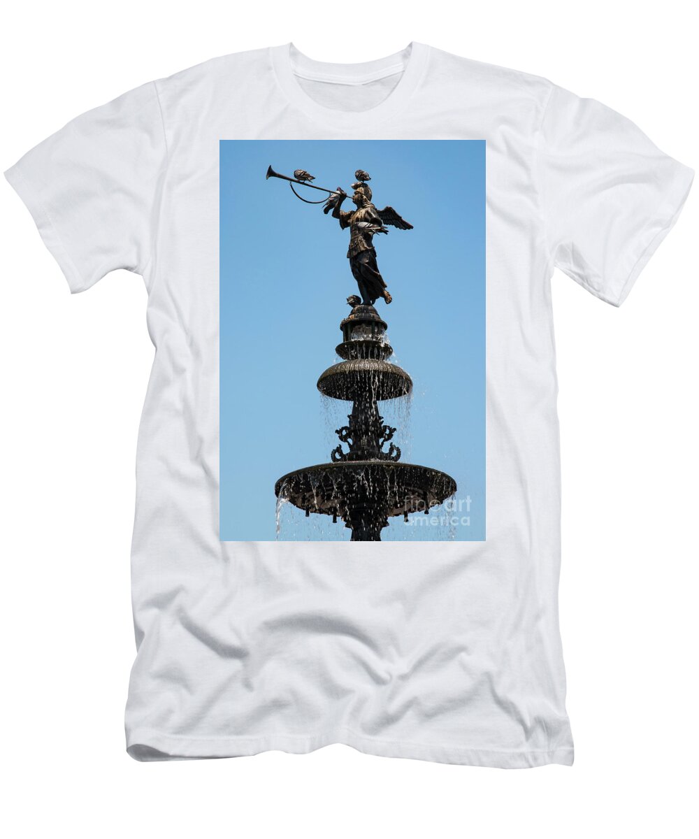 Plaza Mayor T-Shirt featuring the photograph Plaza Mayor Fountain by Bob Phillips