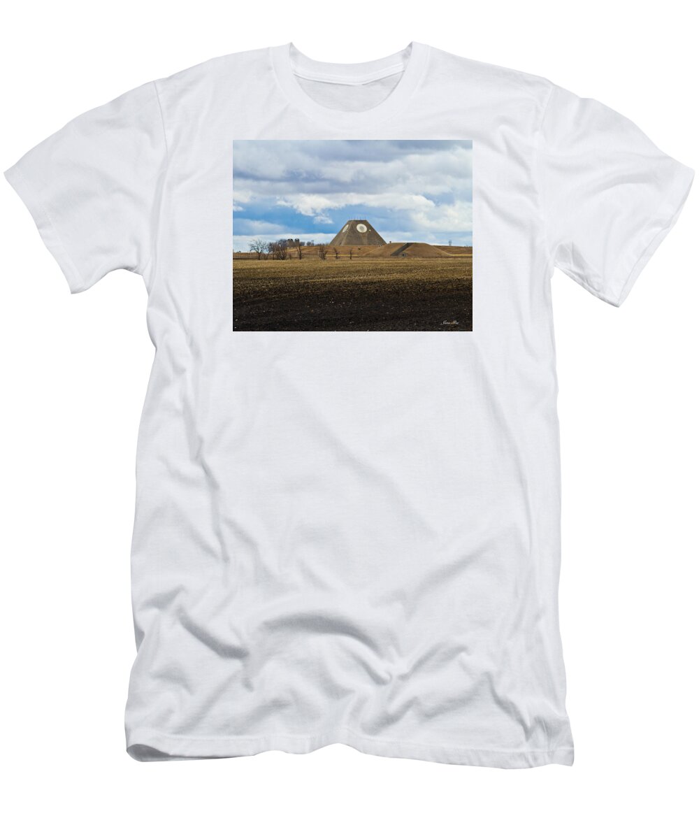 Field T-Shirt featuring the photograph Pyramids of North Dakota by Jana Rosenkranz