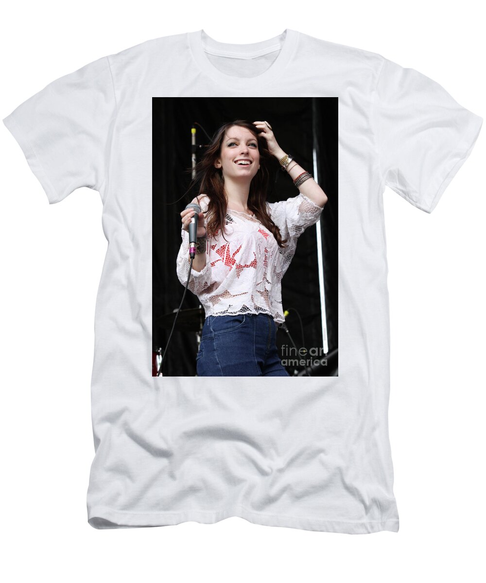 Singer T-Shirt featuring the photograph Arleigh Kincheloe - Sister Sparrow and the Dirty Birds by Concert Photos