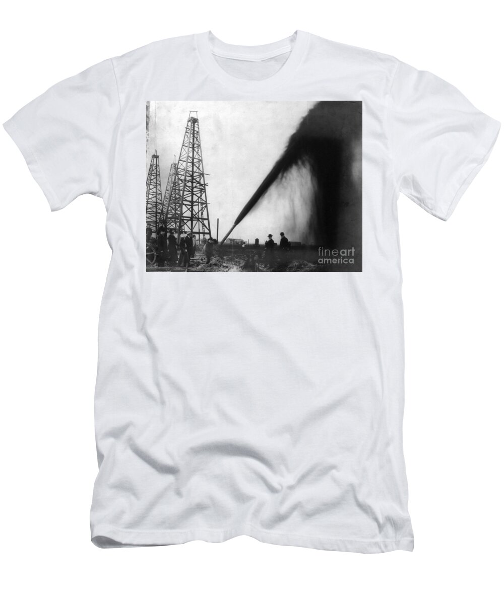 1901 T-Shirt featuring the photograph TEXAS OIL DERRICK, c1901 by Granger