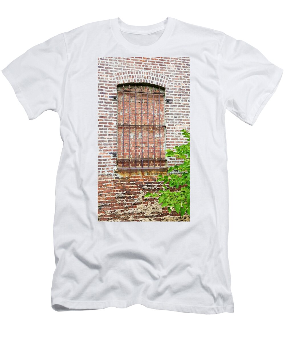 The High Line T-Shirt featuring the photograph The High Line 171 by Rob Hans