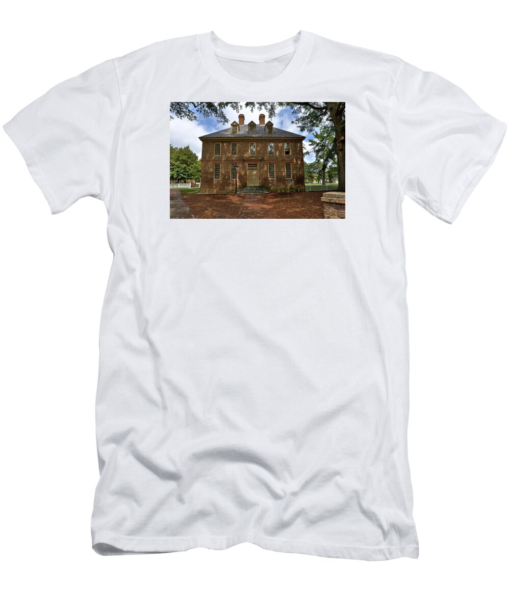 William & Mary T-Shirt featuring the photograph The Restored Brafferton by Jerry Gammon