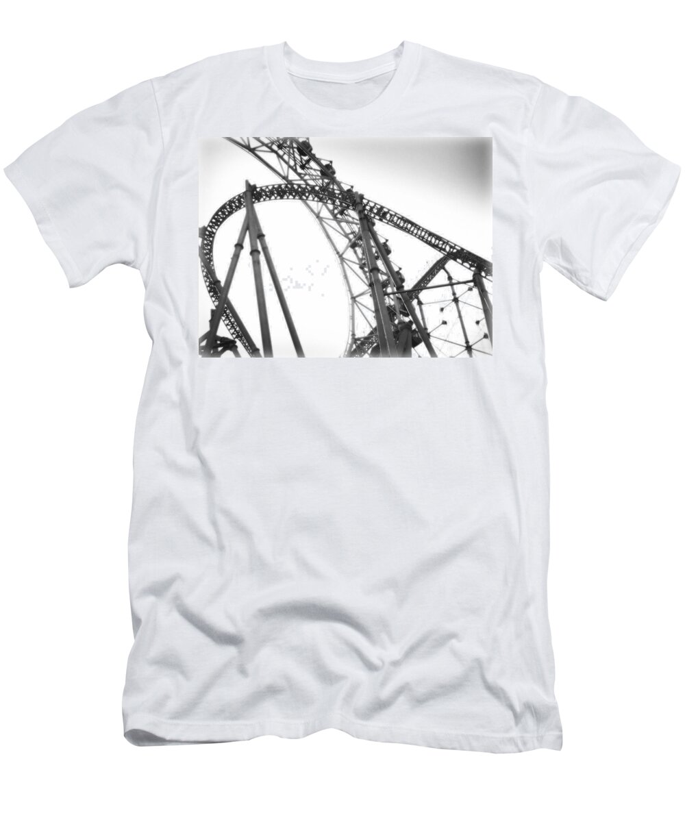 Hubless Ferris Wheel T-Shirt featuring the photograph Thrill by Eena Bo