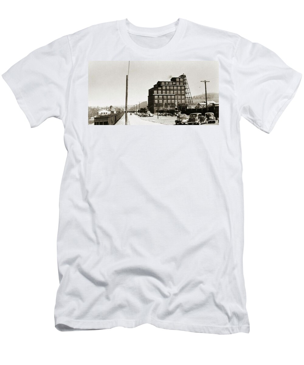 Wanamie T-Shirt featuring the photograph Wanamie PA Wanamie Number 18 Coal Breaker 1944 by Arthur Miller