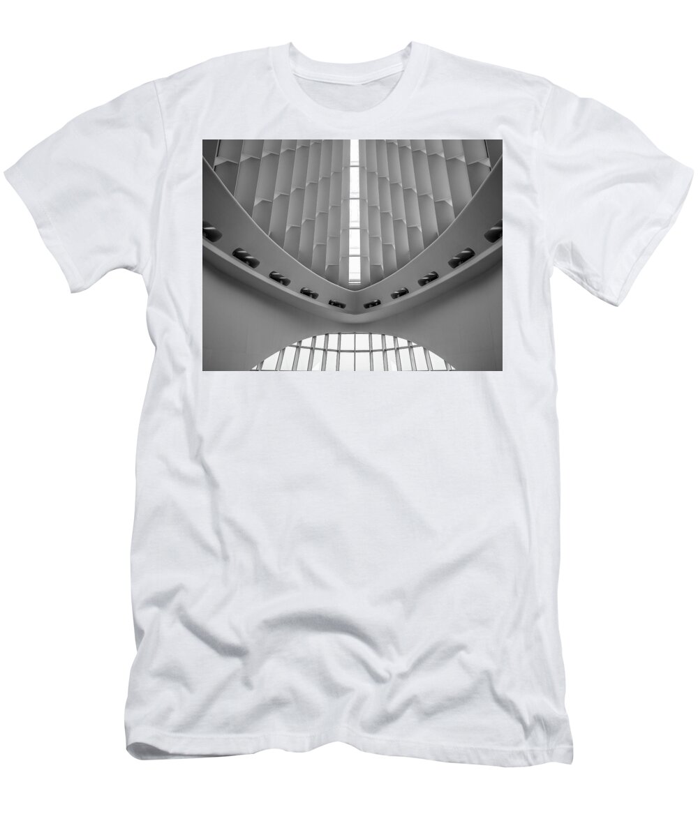 Milwaukee Art Museum T-Shirt featuring the photograph Windhover #2 by John Roach