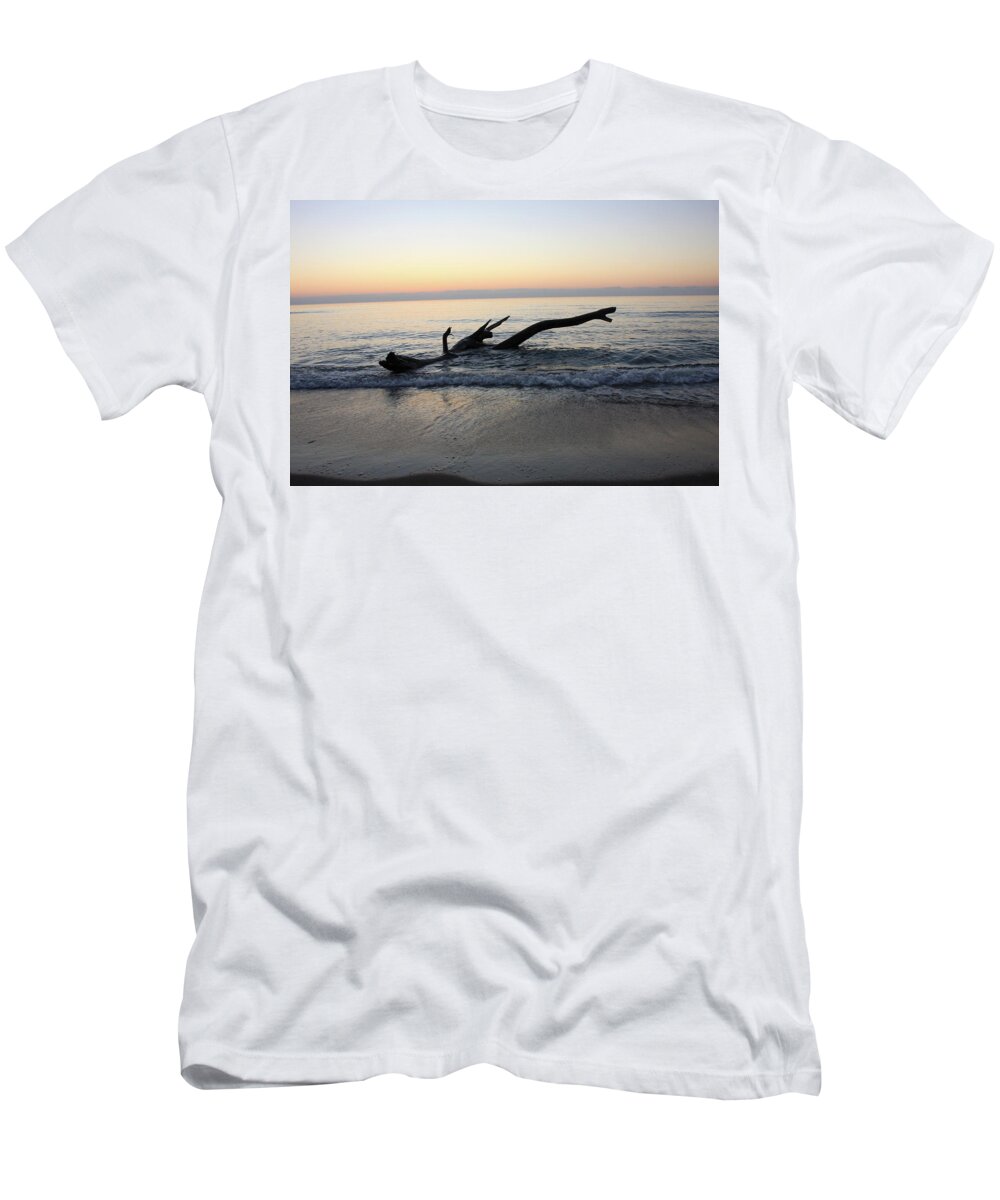 Spiaggia T-Shirt featuring the photograph Free Beach by Simone Lucchesi