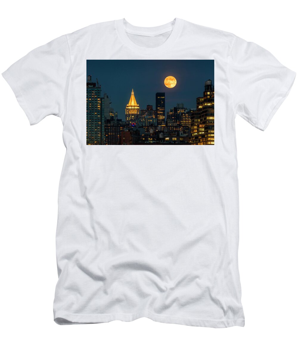 Nyc Skyline T-Shirt featuring the photograph NY Life Building Full Moon by Susan Candelario