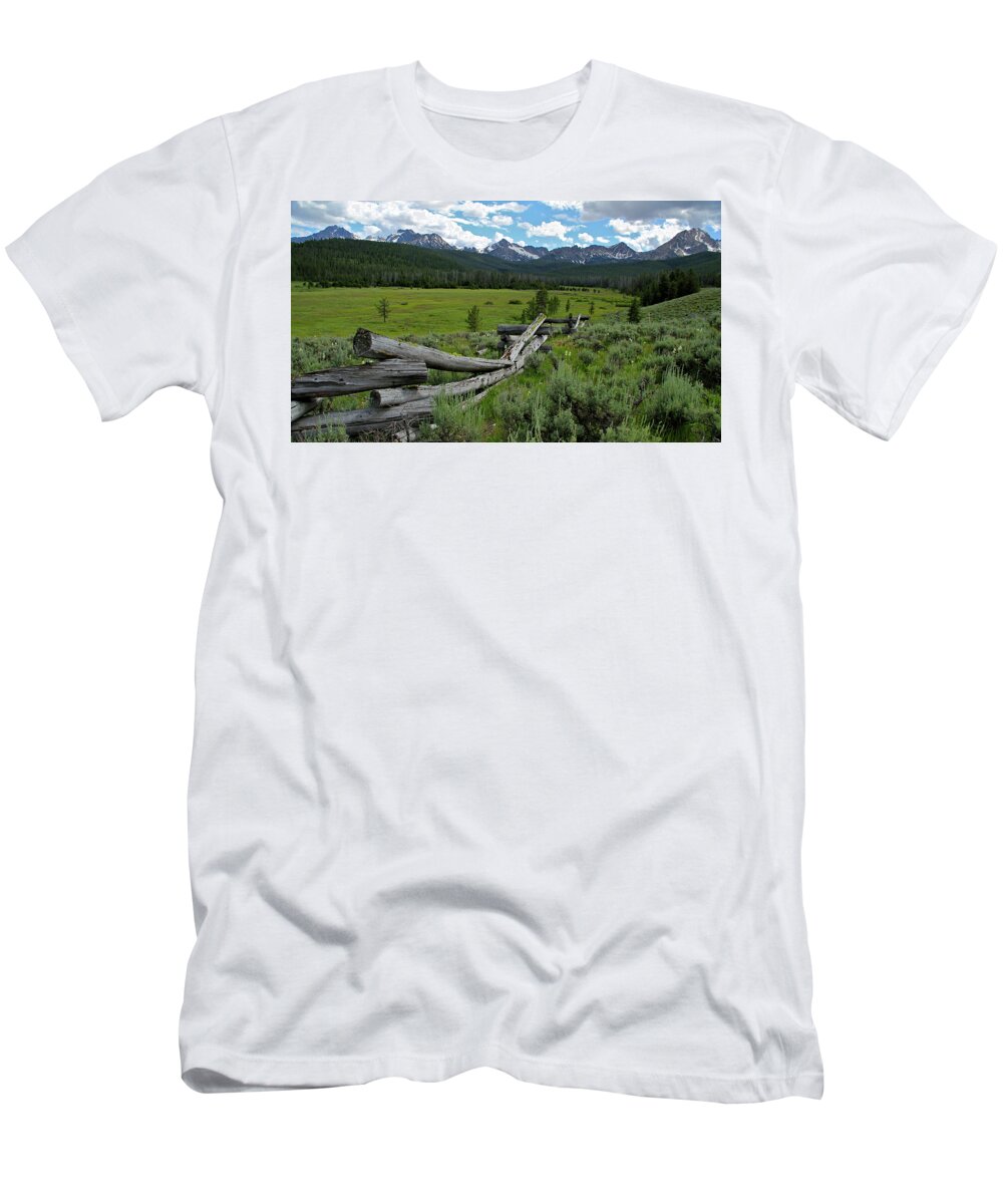 Sawtooth Mountains T-Shirt featuring the photograph Sawtooth Range and 1975 Pole Fence by Ed Riche