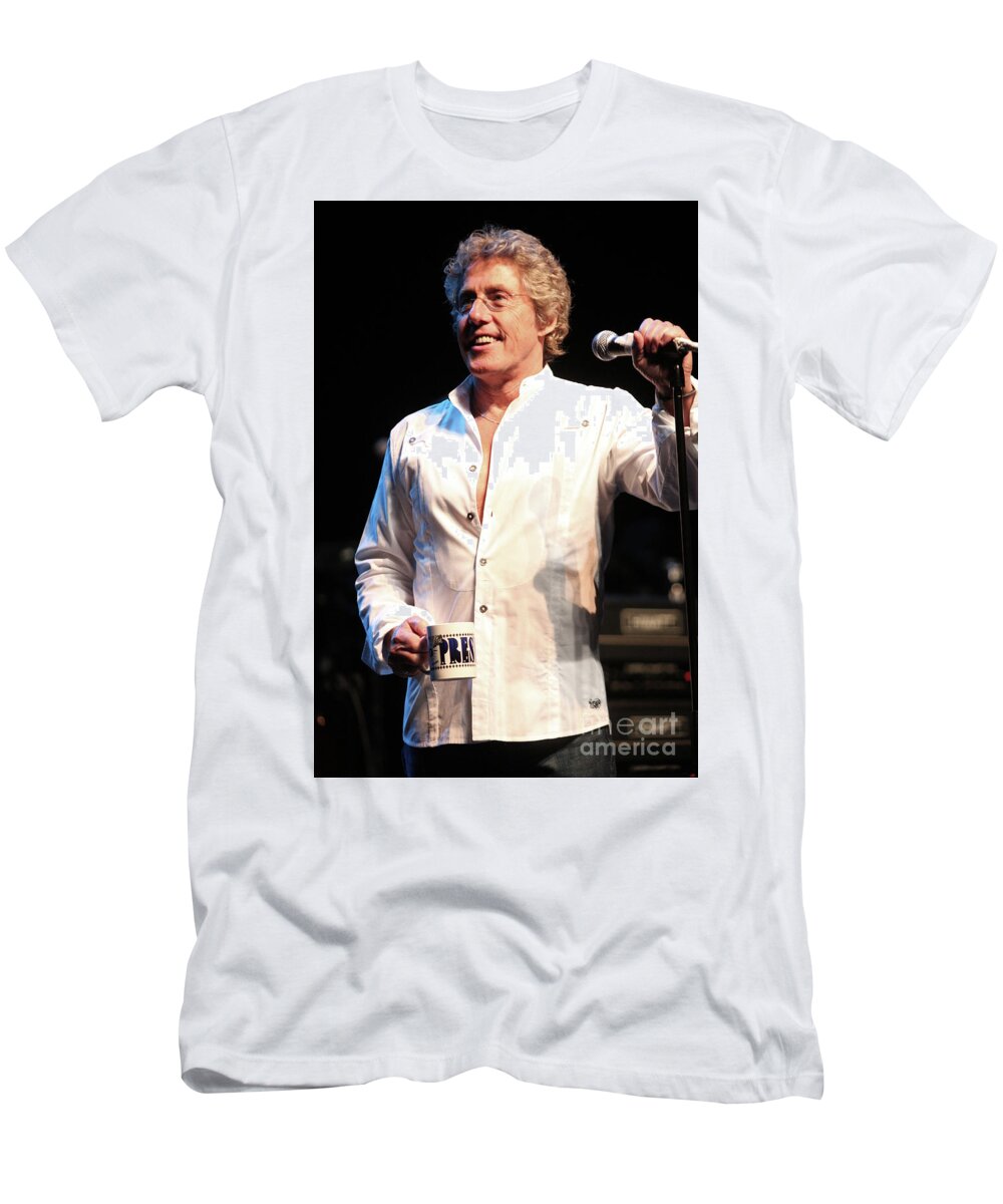 The Who T-Shirt featuring the photograph Roger Daltrey #1 by Concert Photos